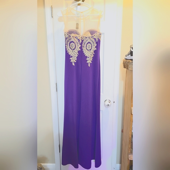 Formal Dress. Size 10-12. Purple. Mermaid. - Picture 2 of 9